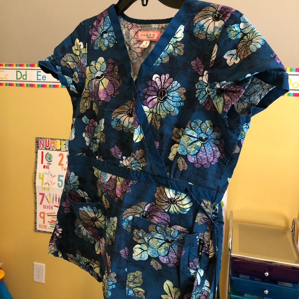 Koi scrub top 💥3for25💥